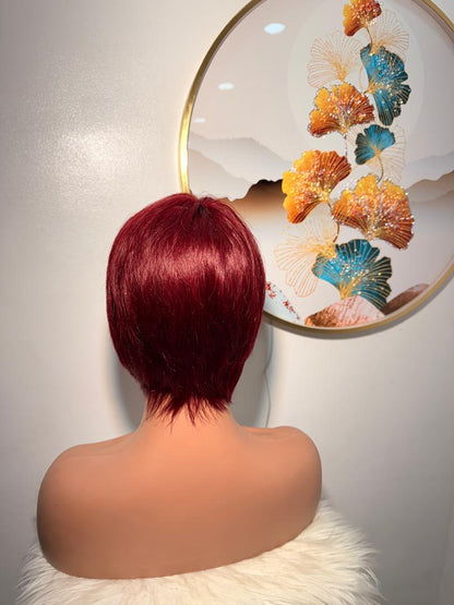 Perruque Mini Coupe Garçon – Rouge Bordeaux