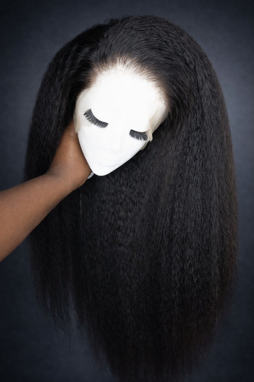 Perruque Kinky Straight 20 pouces - Longueur et volume naturel